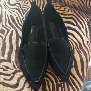 Lulu's Black Minimalist Flats